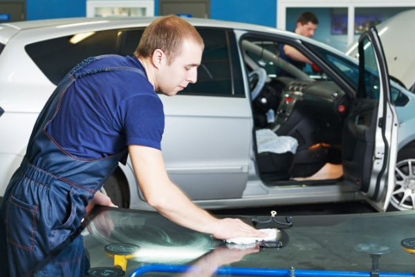 You are currently viewing Compete to win World’s Best Auto Glass Technician