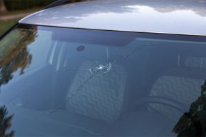 Read more about the article Rock chipped windshields are common in South Texas