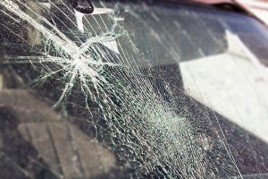 Read more about the article Can I get fined or cited for driving with a broken windshield in MN?