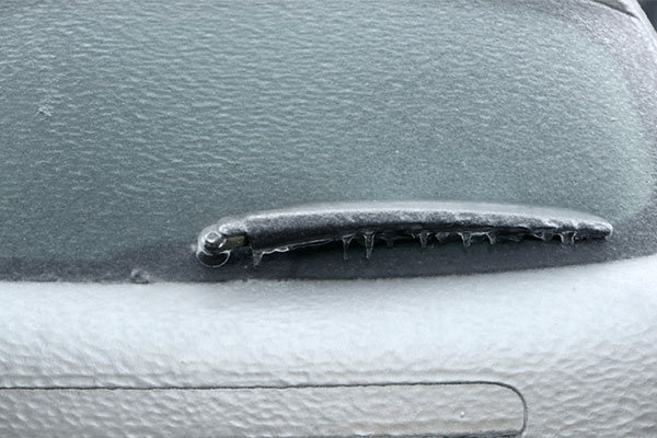 Don’t fall for the “quick hacks” for windshield defrosting