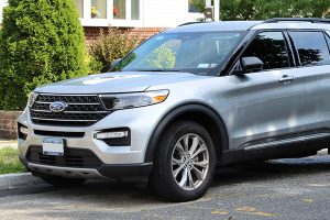 Read more about the article NHTSA investigates complaints of dangers with Ford Explorer windshield trims